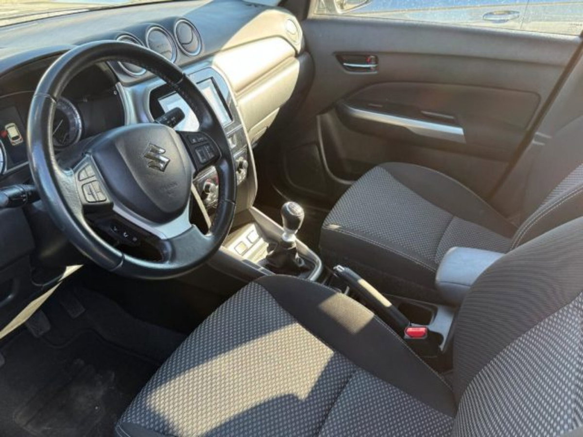 Suzuki Vitara 1.4 Hybrid Easy Cool (8)