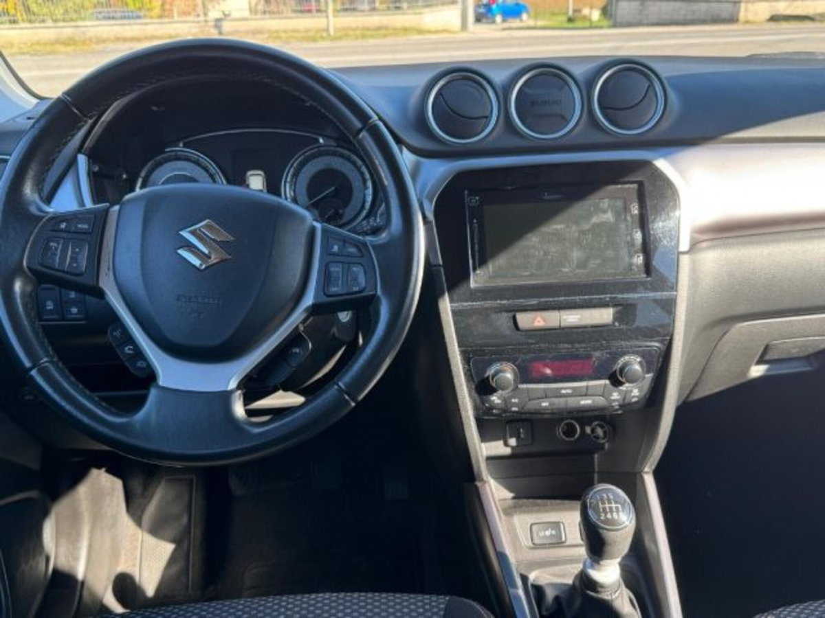 Suzuki Vitara 1.4 Hybrid Easy Cool (9)