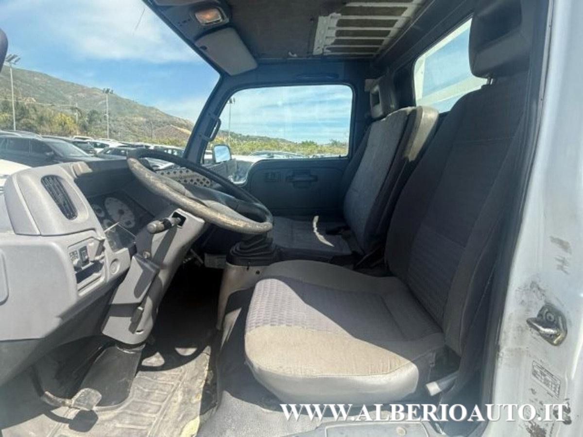 Nissan Cabstar 120.35 3.0 Tdi PC-RG Cabinato SE (10)