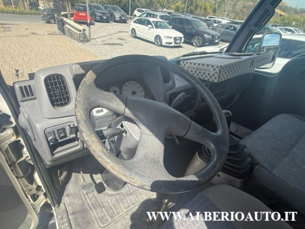 Nissan Cabstar 120.35 3.0 Tdi PC-RG Cabinato SE (11)