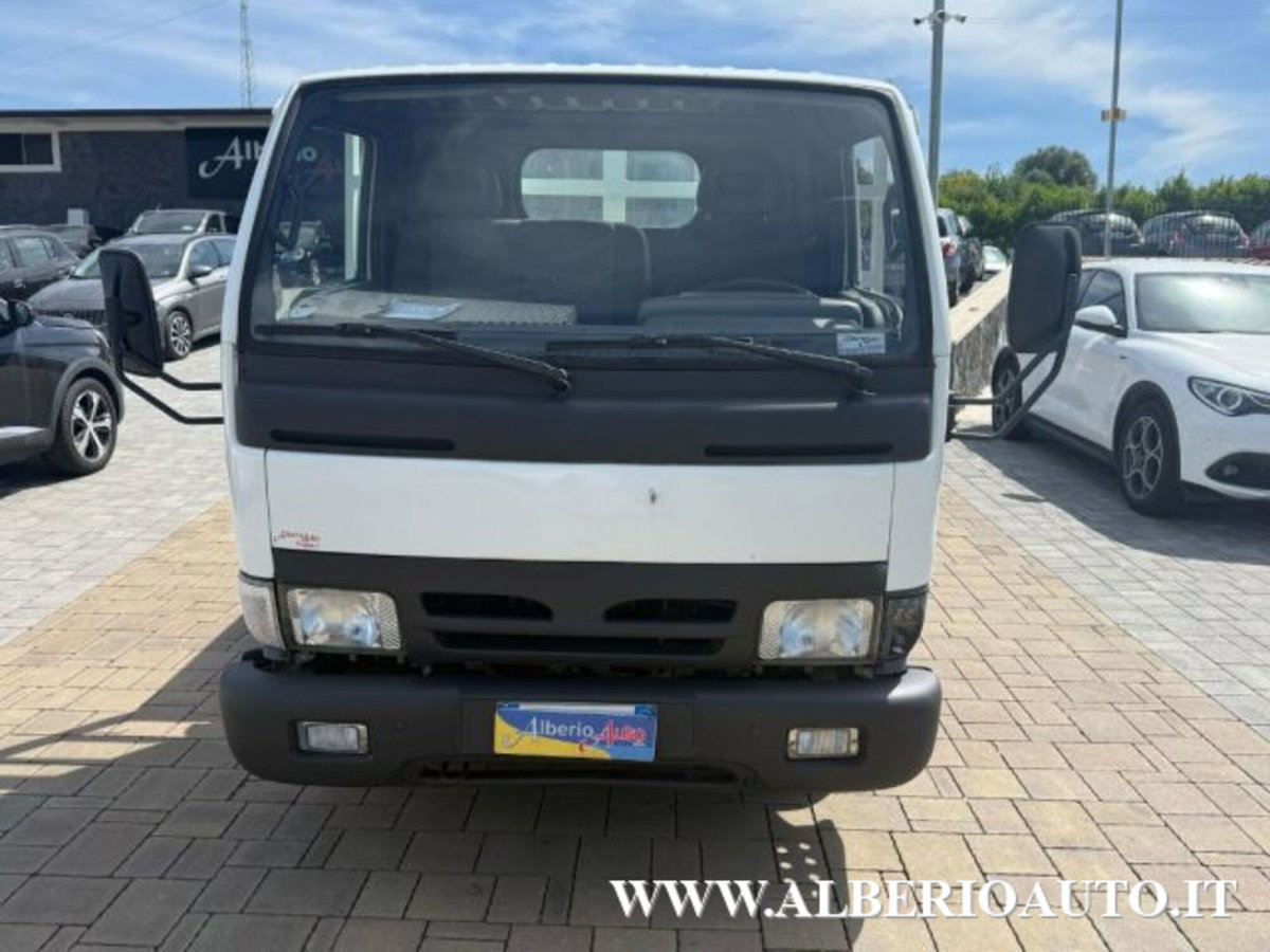 Nissan Cabstar 120.35 3.0 Tdi PC-RG Cabinato SE (2)