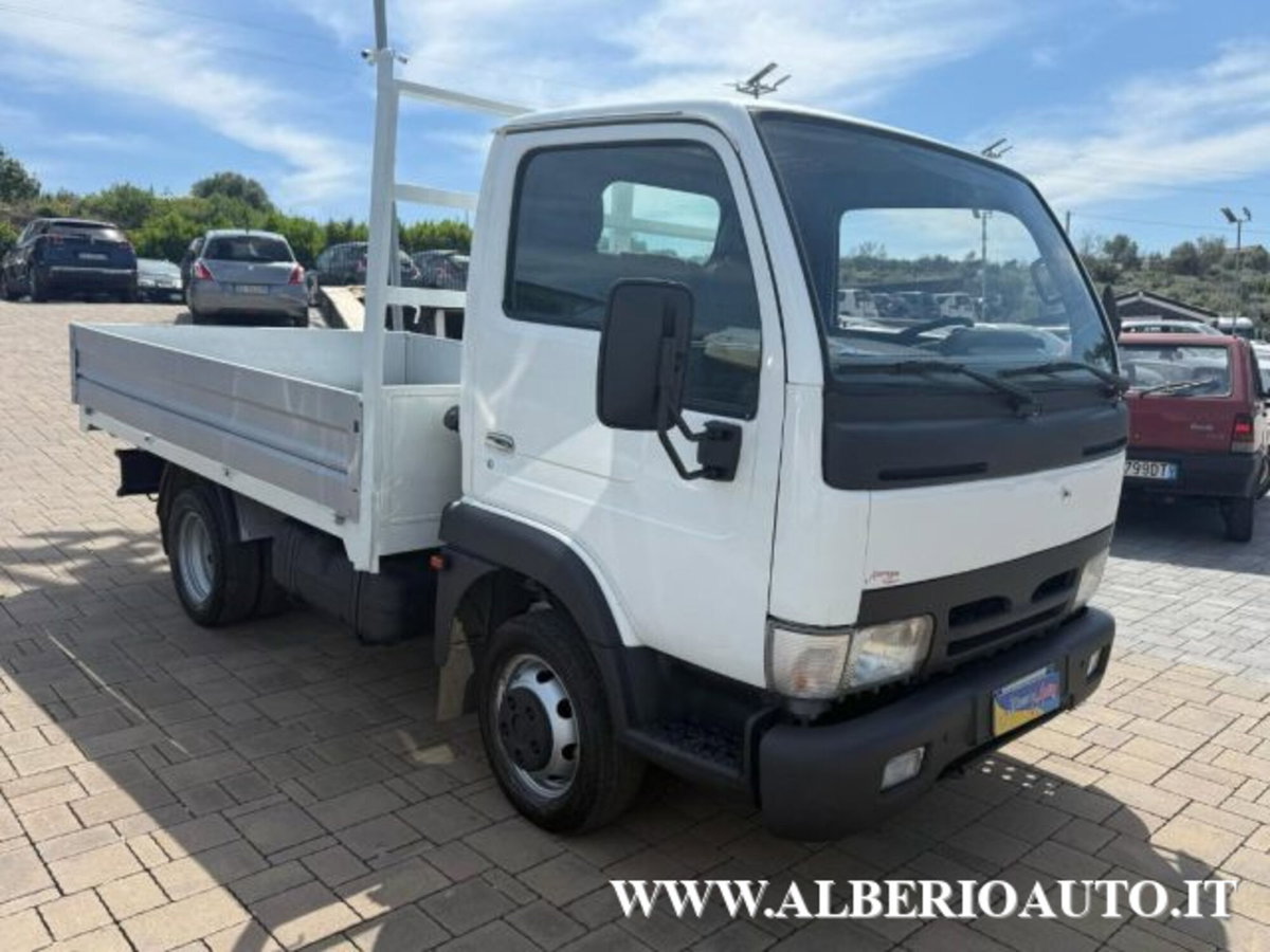 Nissan Cabstar 120.35 3.0 Tdi PC-RG Cabinato SE (3)