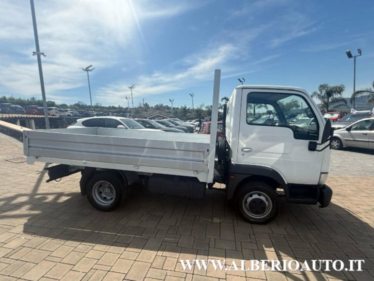 Nissan Cabstar 120.35 3.0 Tdi PC-RG Cabinato SE (4)