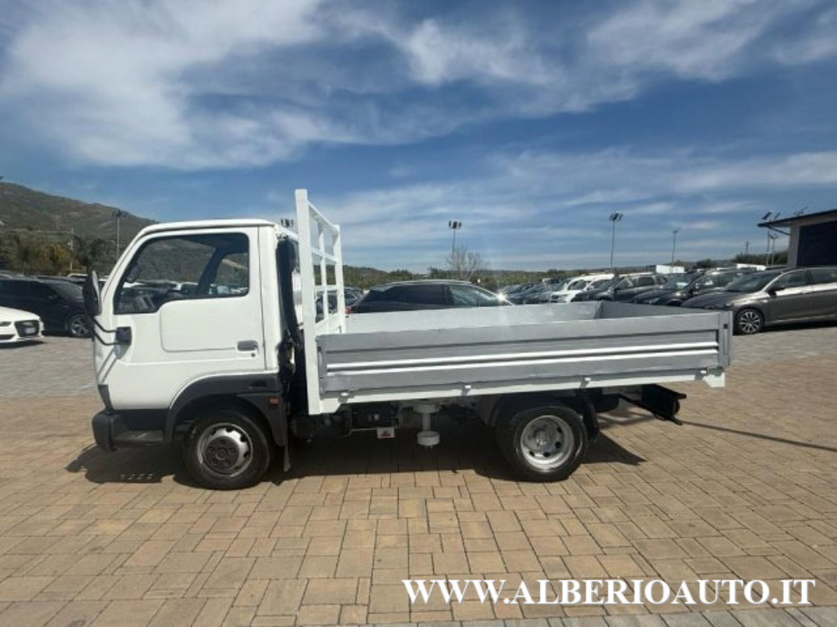 Nissan Cabstar 120.35 3.0 Tdi PC-RG Cabinato SE (8)