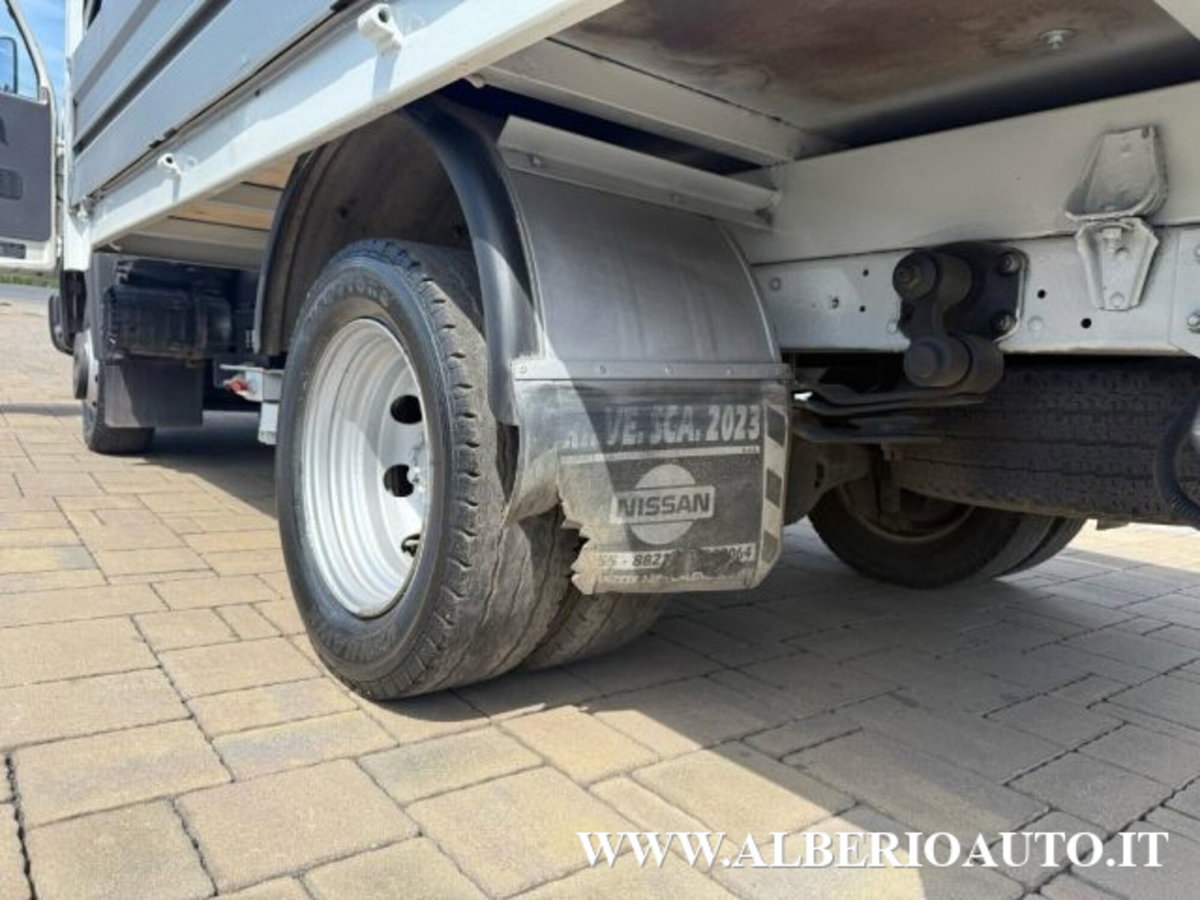 Nissan Cabstar 120.35 3.0 Tdi PC-RG Cabinato SE (9)