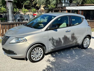 Lancia Ypsilon 0.9 TwinAir 85 CV 5 porte S&S DFN Silver usata