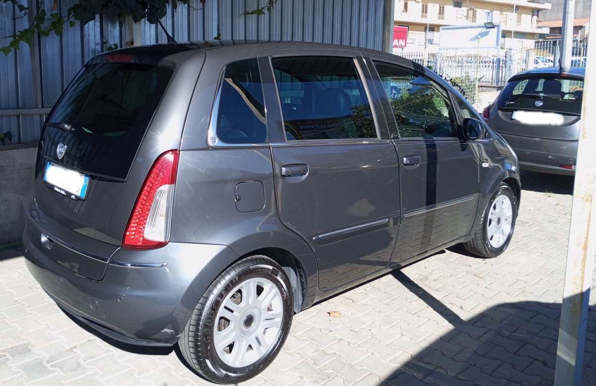 Lancia Musa 1.3 Mjt 95 CV DFN Platinum (3)