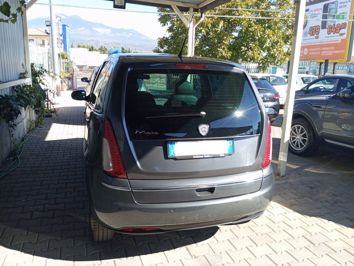 Lancia Musa 1.3 Mjt 95 CV DFN Platinum (8)