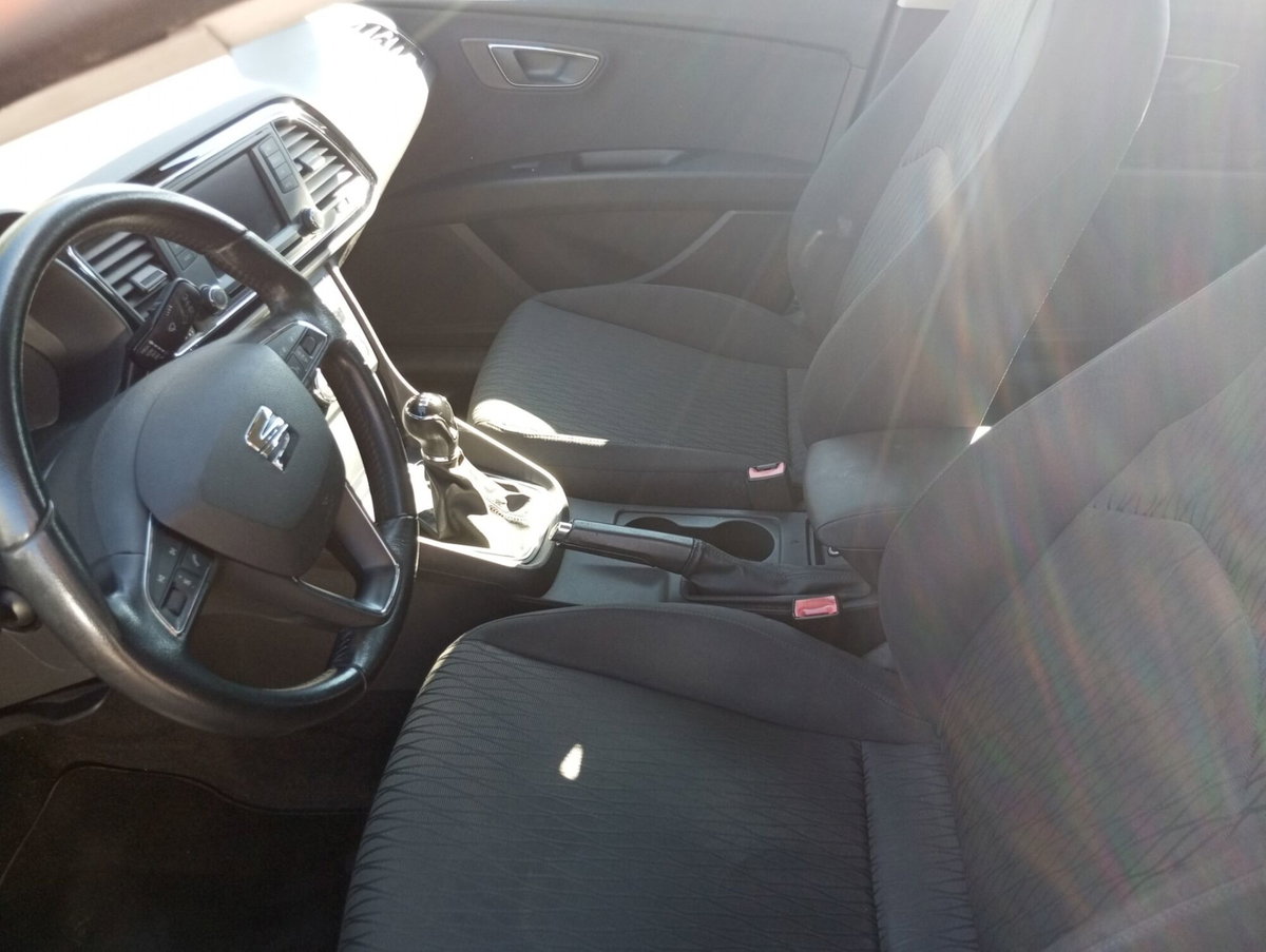 SEAT Leon 1.6 TDI 105 CV 5p. Style (13)