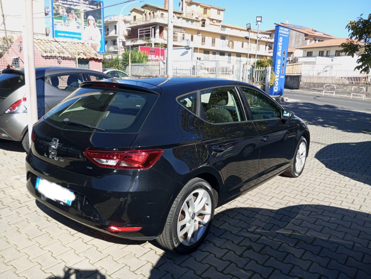 SEAT Leon 1.6 TDI 105 CV 5p. Style (15)
