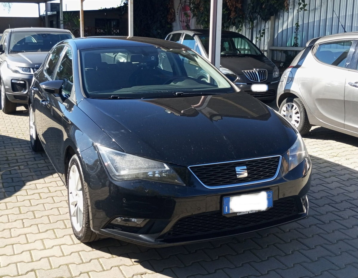 SEAT Leon 1.6 TDI 105 CV 5p. Style (2)