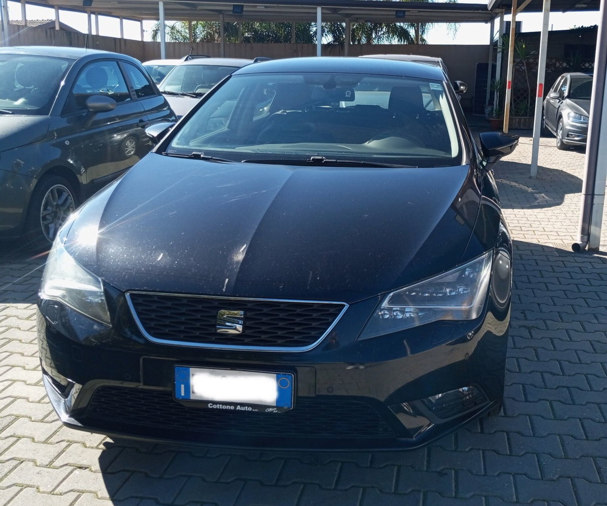 SEAT Leon 1.6 TDI 105 CV 5p. Style (4)