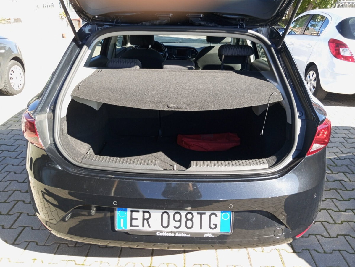 SEAT Leon 1.6 TDI 105 CV 5p. Style (6)