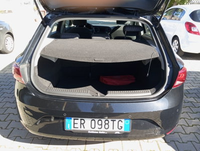 SEAT Leon 1.6 TDI 105 CV 5p. Style (6)