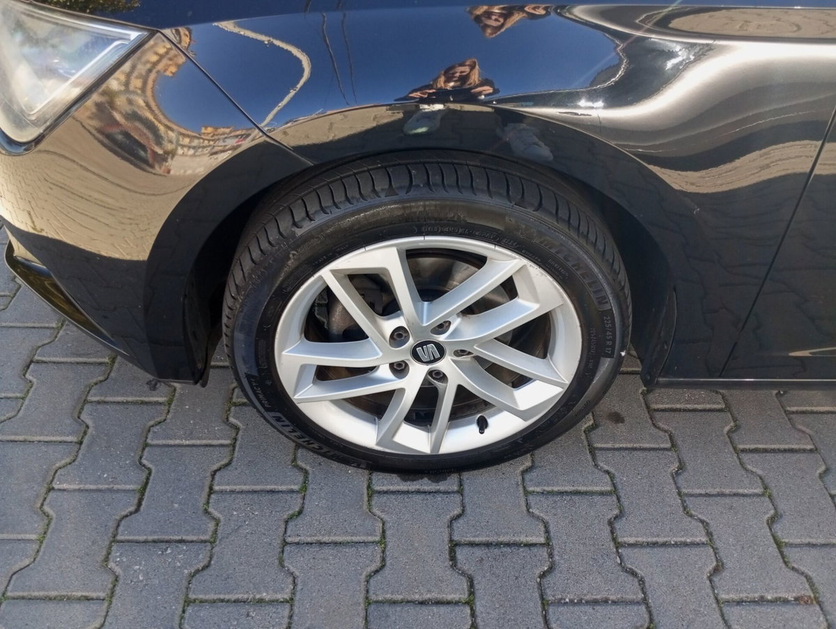 SEAT Leon 1.6 TDI 105 CV 5p. Style (7)