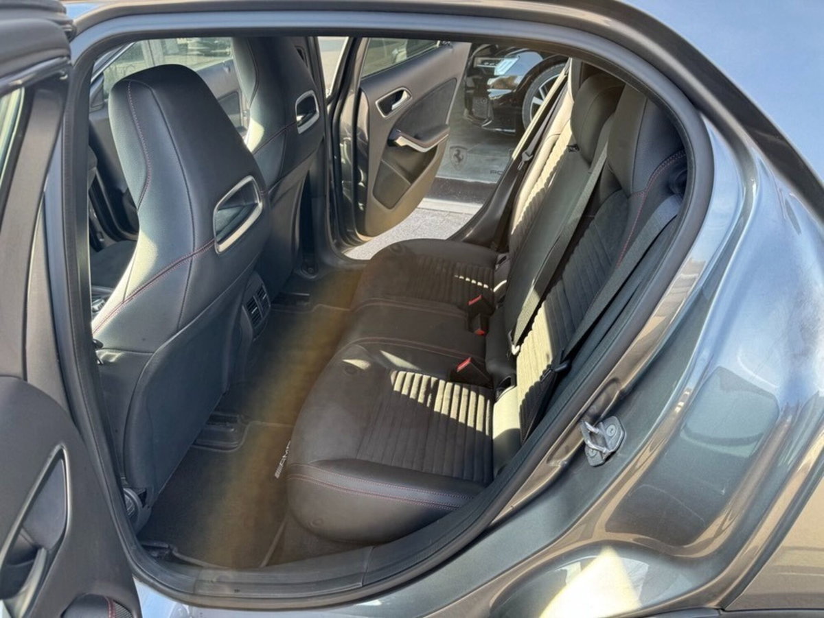 Mercedes-Benz GLA SUV 200 d Automatic Premium (10)