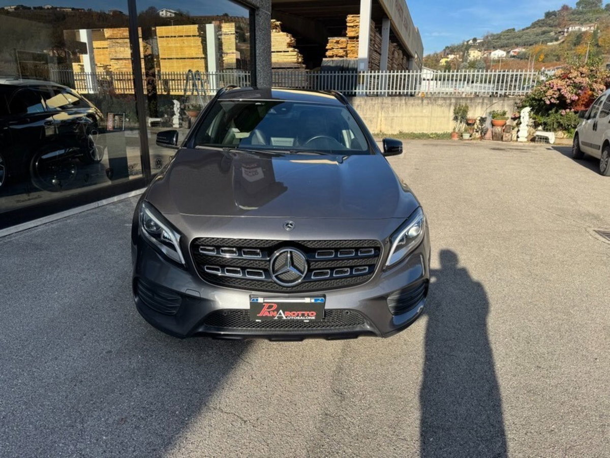 Mercedes-Benz GLA SUV 200 d Automatic Premium (2)
