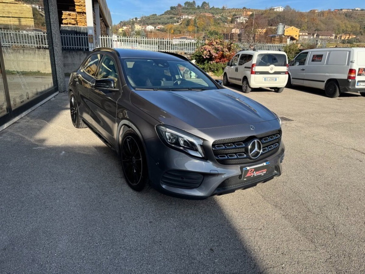 Mercedes-Benz GLA SUV 200 d Automatic Premium (3)