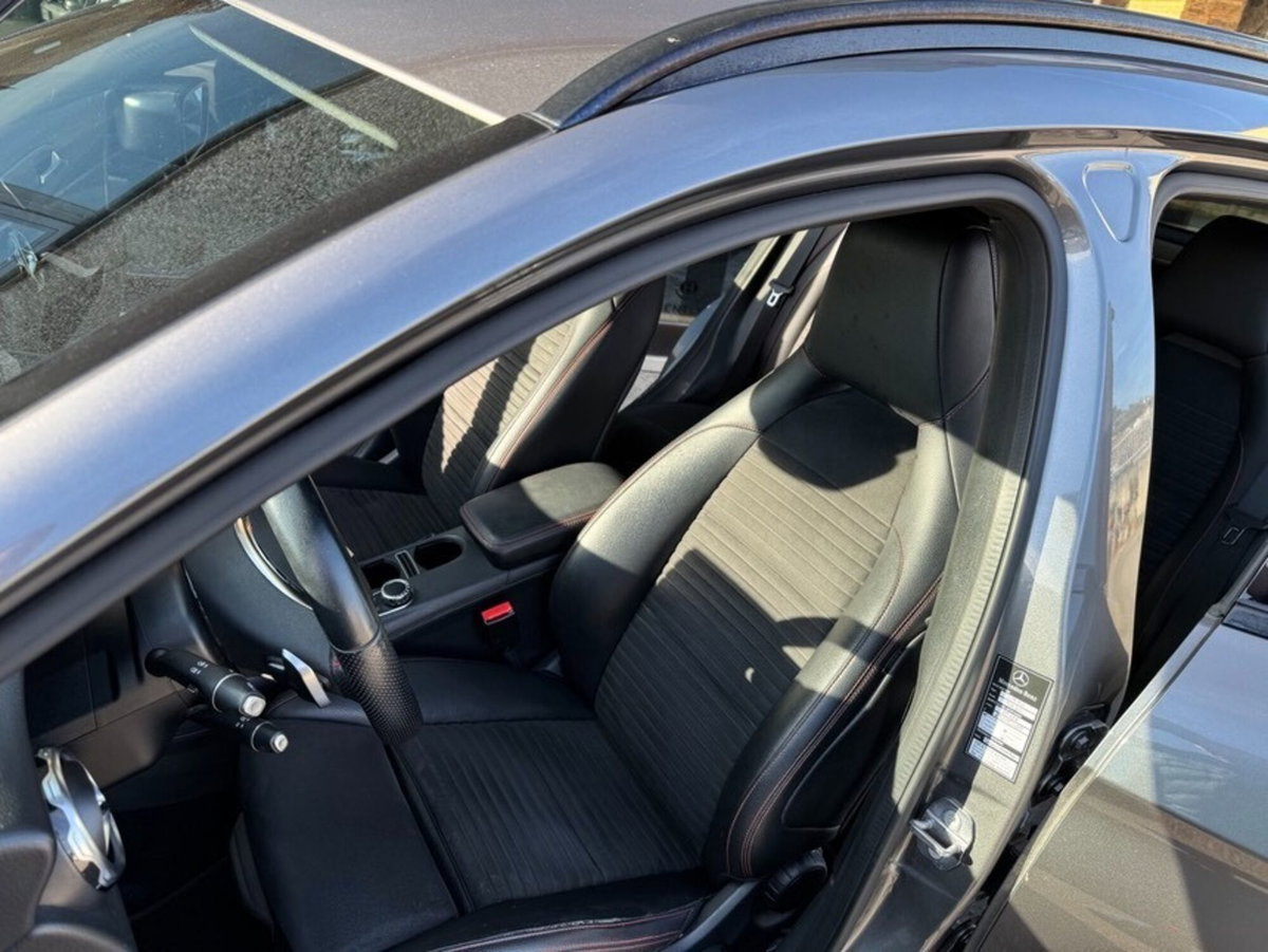 Mercedes-Benz GLA SUV 200 d Automatic Premium (5)