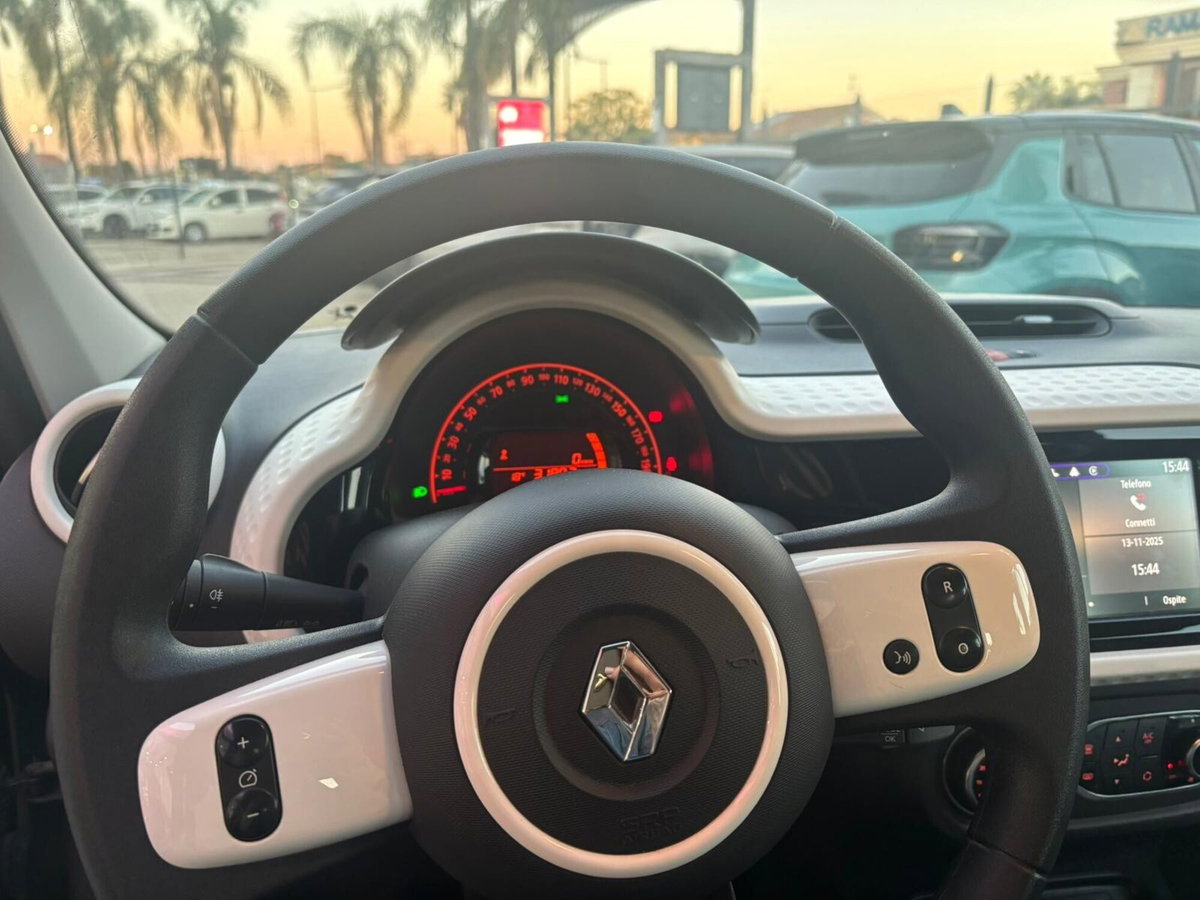 Renault Twingo 1.0 sce Urban Night 65cv (10)