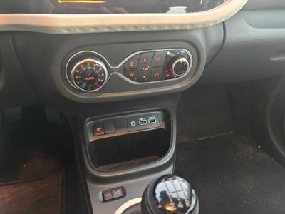 Renault Twingo 1.0 sce Urban Night 65cv (14)