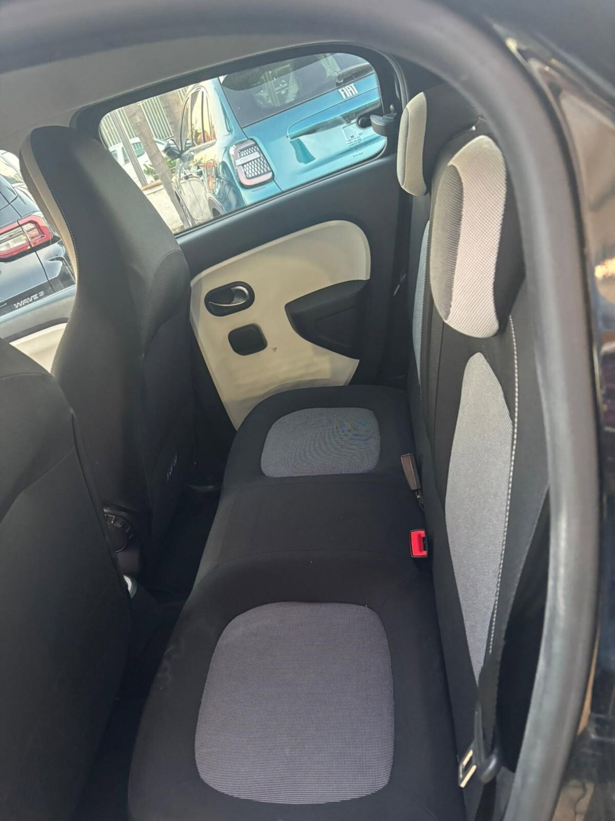 Renault Twingo 1.0 sce Urban Night 65cv (8)
