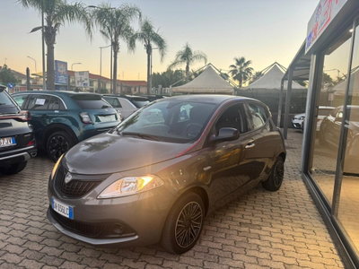 Lancia Ypsilon 1.0 FireFly 5 porte S&S Hybrid Alberta Ferretti (3)