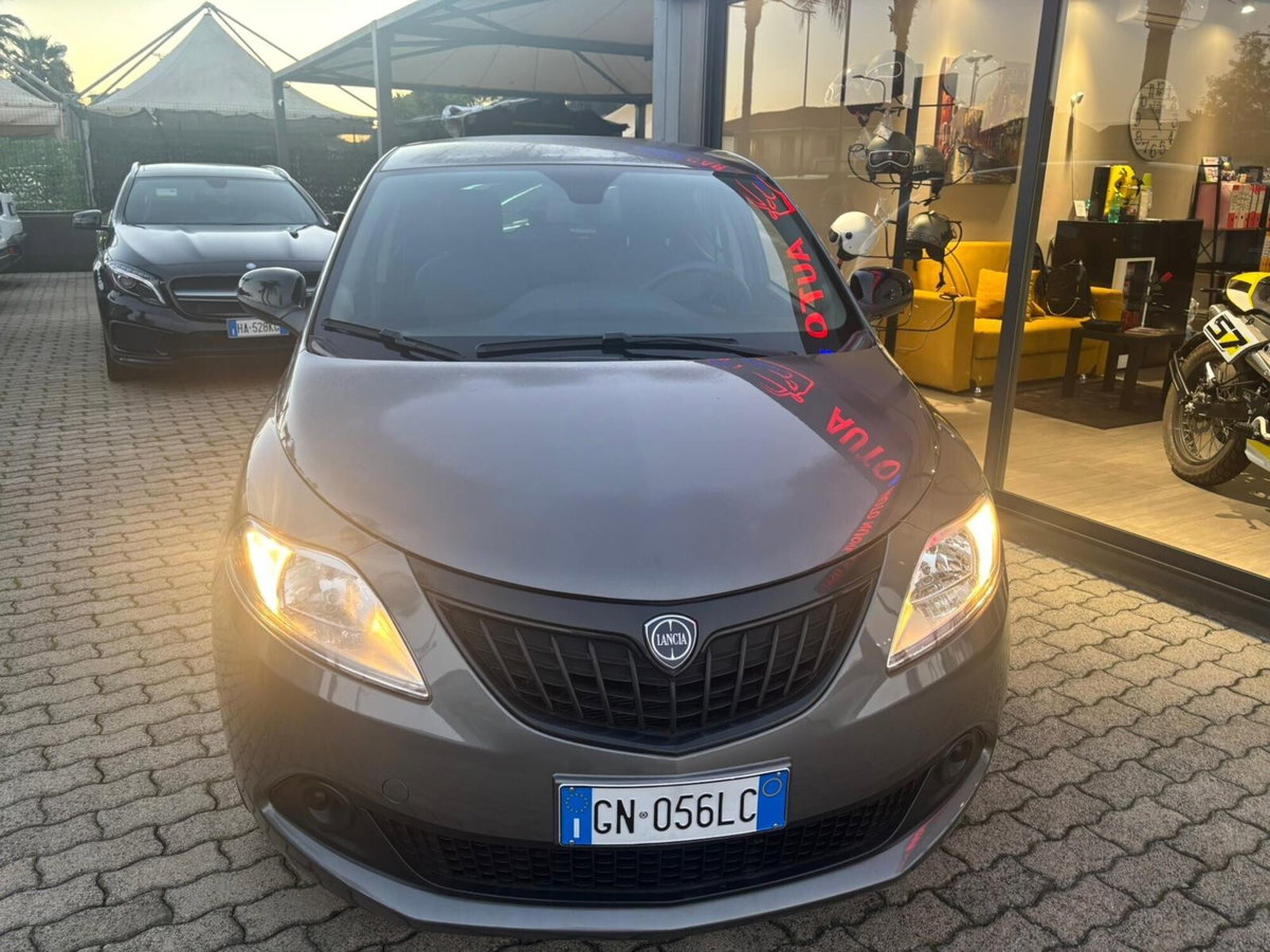 Lancia Ypsilon 1.0 FireFly 5 porte S&S Hybrid Alberta Ferretti (8)