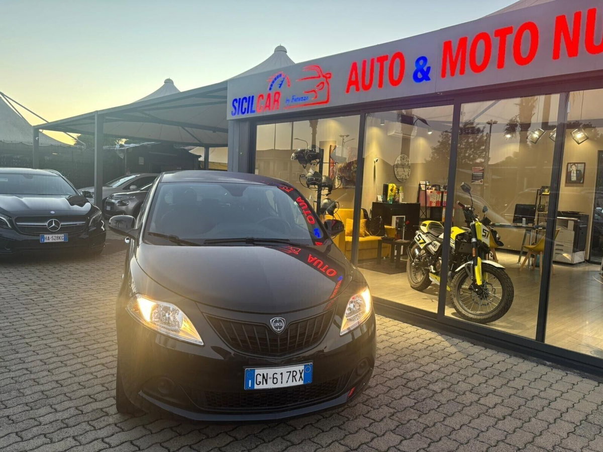 Lancia Ypsilon 1.0 FireFly 5 porte S&S Hybrid Alberta Ferretti (3)