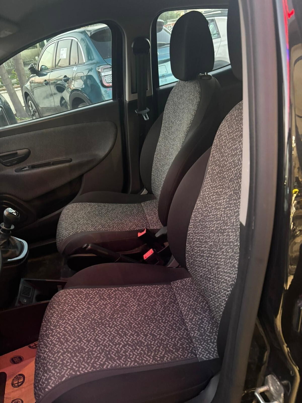 Lancia Ypsilon 1.0 FireFly 5 porte S&S Hybrid Alberta Ferretti (9)