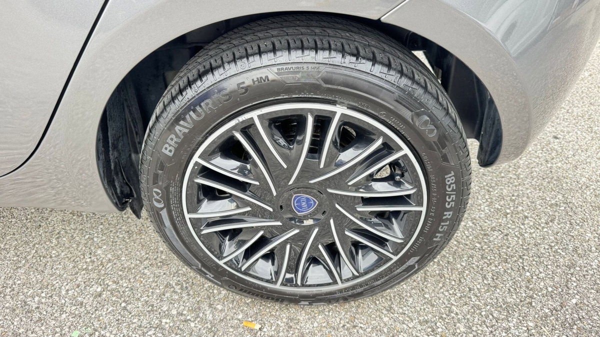 Lancia Ypsilon 1.0 FireFly 5 porte S&S Hybrid Ecochic Gold (15)