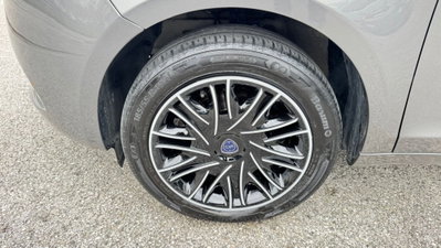 Lancia Ypsilon 1.0 FireFly 5 porte S&S Hybrid Ecochic Gold (16)