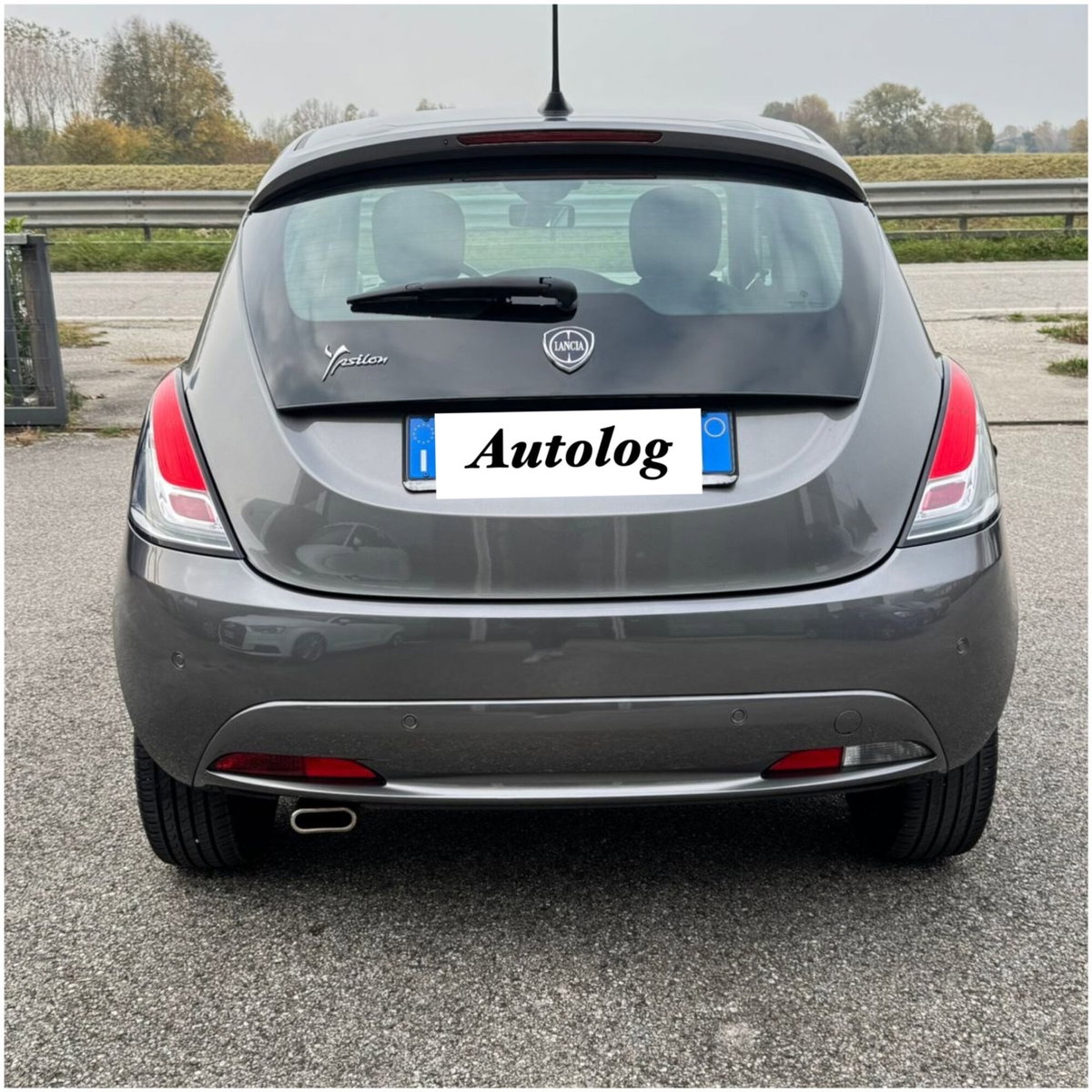Lancia Ypsilon 1.0 FireFly 5 porte S&S Hybrid Ecochic Gold (4)