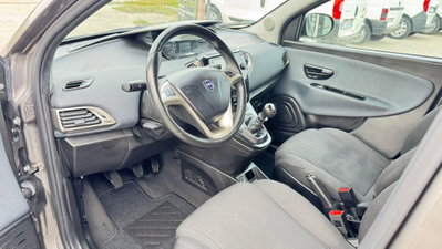 Lancia Ypsilon 1.0 FireFly 5 porte S&S Hybrid Ecochic Gold (6)