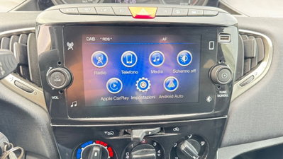 Lancia Ypsilon 1.0 FireFly 5 porte S&S Hybrid Ecochic Gold (9)
