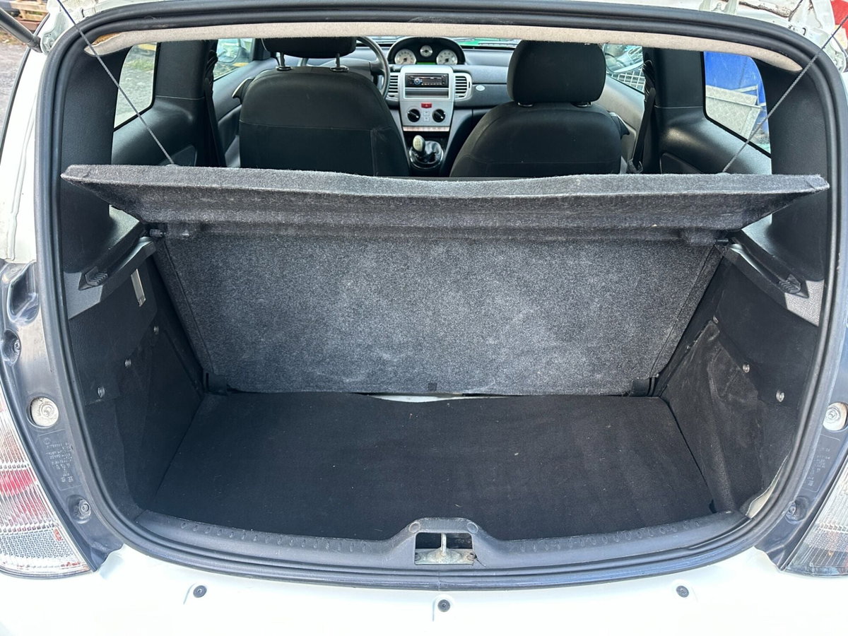 Lancia Ypsilon 1.3 MJT 75 CV Diva (13)