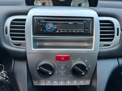 Lancia Ypsilon 1.3 MJT 75 CV Diva (18)