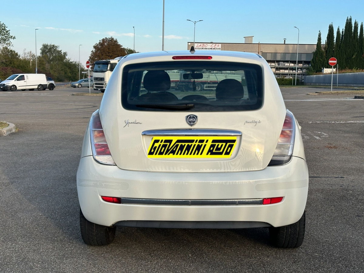 Lancia Ypsilon 1.3 MJT 75 CV Diva (6)