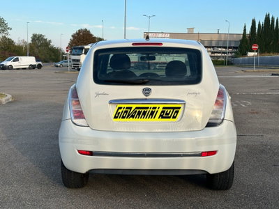 Lancia Ypsilon 1.3 MJT 75 CV Diva (6)