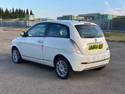 Lancia Ypsilon 1.3 MJT 75 CV Diva (7)