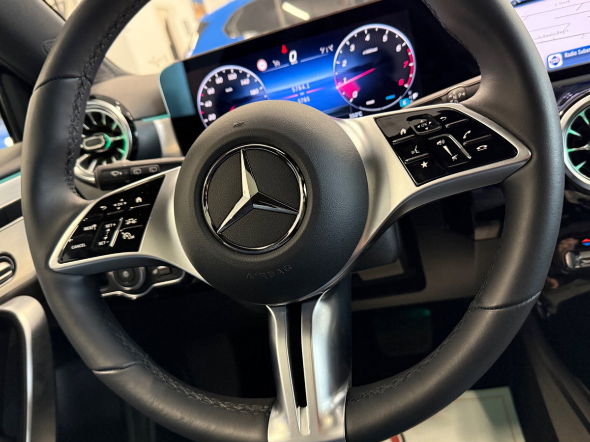 Mercedes-Benz Classe A 180 Automatic Executive (18)