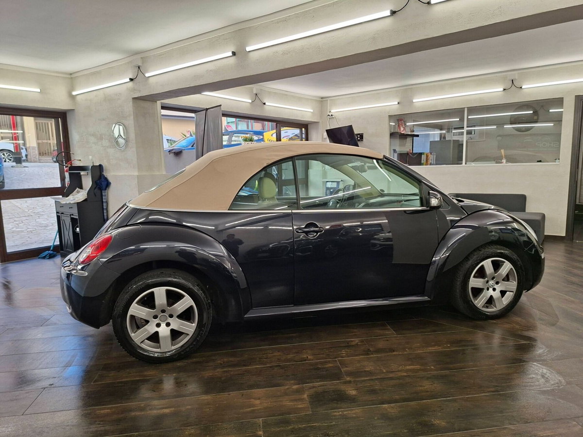 Volkswagen New Beetle Cabrio TDI 105CV (13)