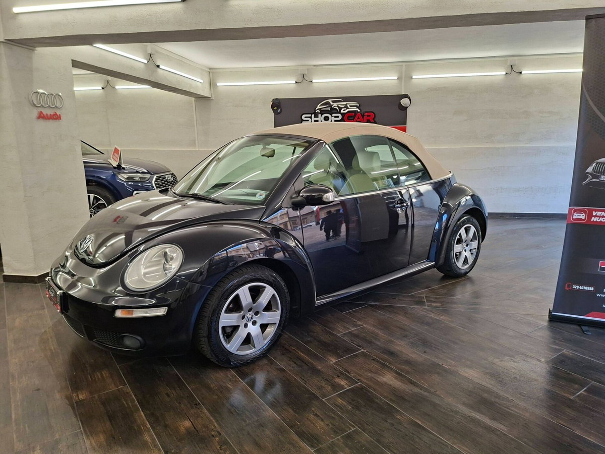Volkswagen New Beetle Cabrio TDI 105CV (14)