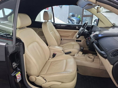 Volkswagen New Beetle Cabrio TDI 105CV (9)