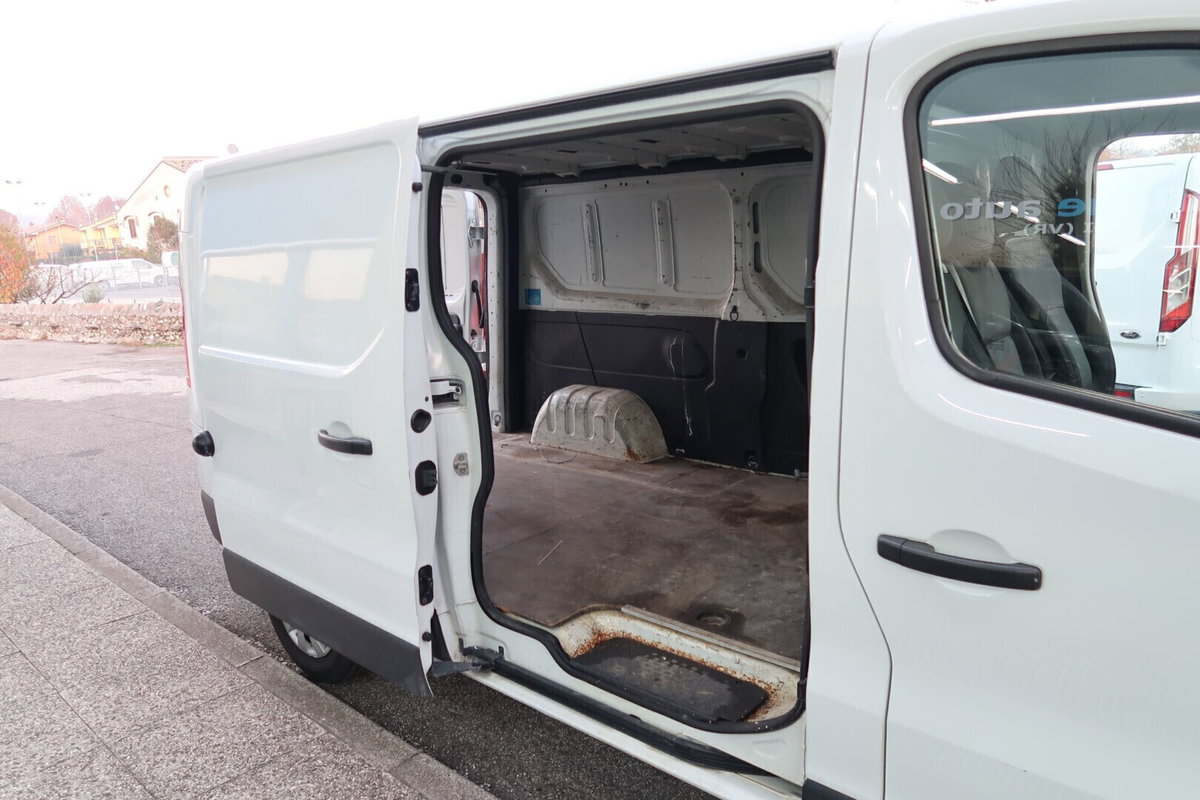 Renault Trafic Furgone T29 1.6 dCi 120CV S&S PC-TN Furgone (9)