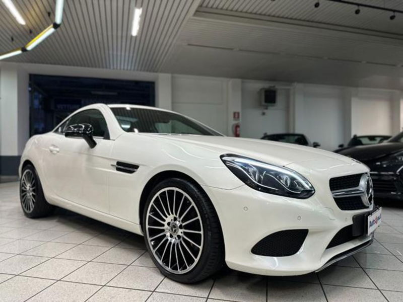 Mercedes-Benz SLC 200 AMG line