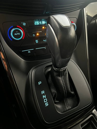 Ford Kuga 2.0 TDCI 150 CV S&S 4WD Powershift ST-Line (2)