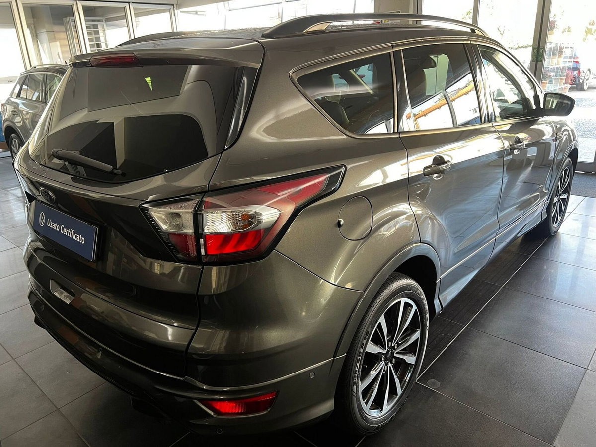 Ford Kuga 2.0 TDCI 150 CV S&S 4WD Powershift ST-Line (3)