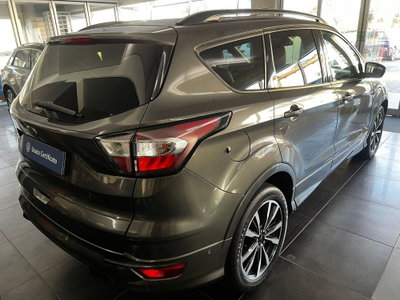 Ford Kuga 2.0 TDCI 150 CV S&S 4WD Powershift ST-Line (3)