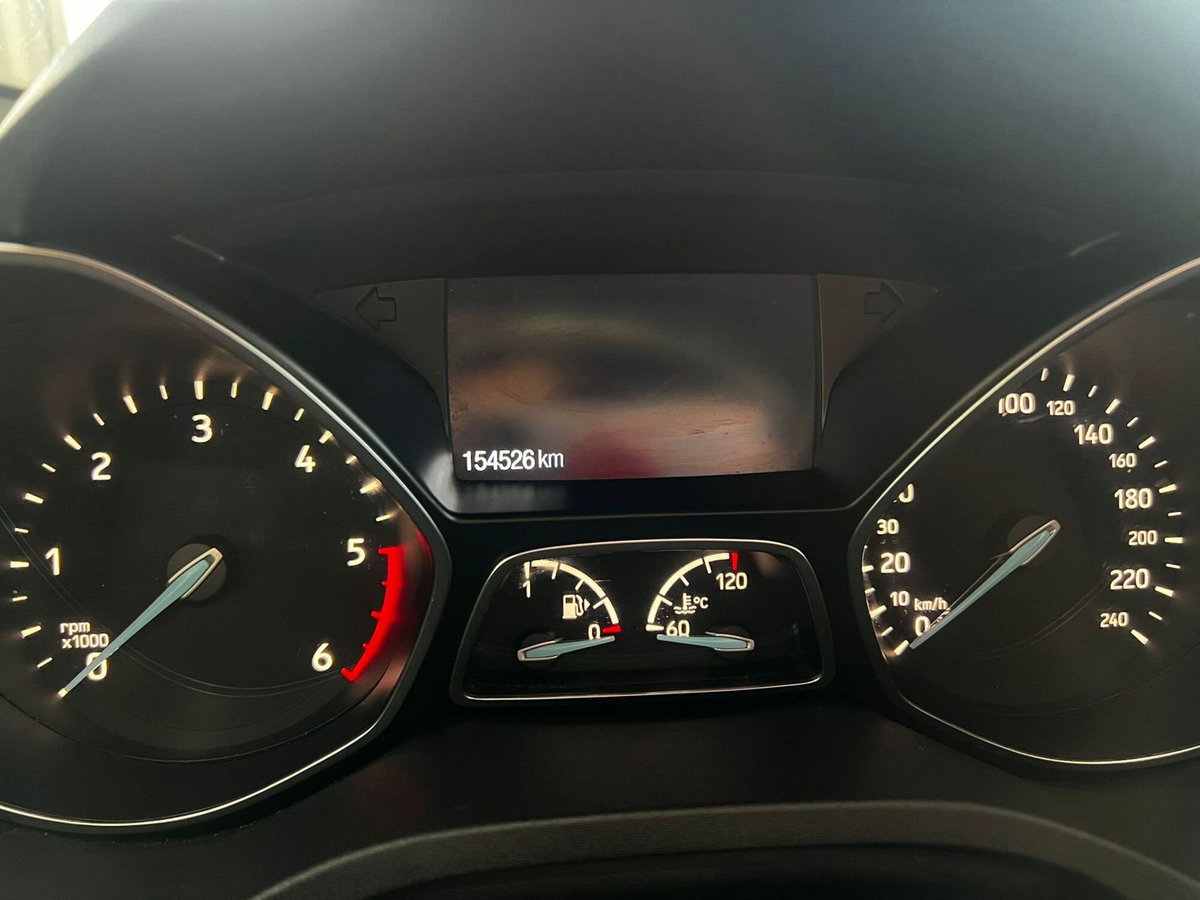 Ford Kuga 2.0 TDCI 150 CV S&S 4WD Powershift ST-Line (9)